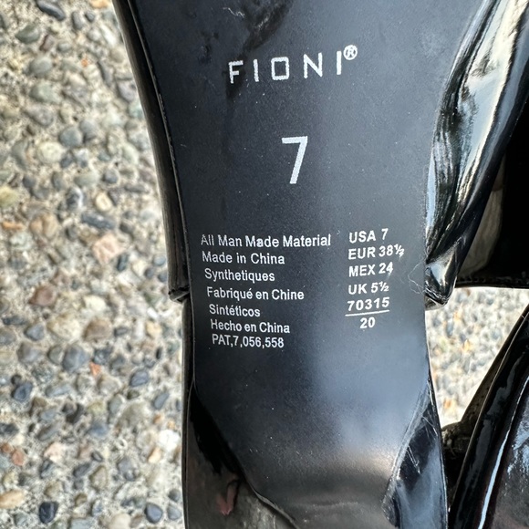 Findi heels with flower detail, size 7, black - Picture 4 of 7